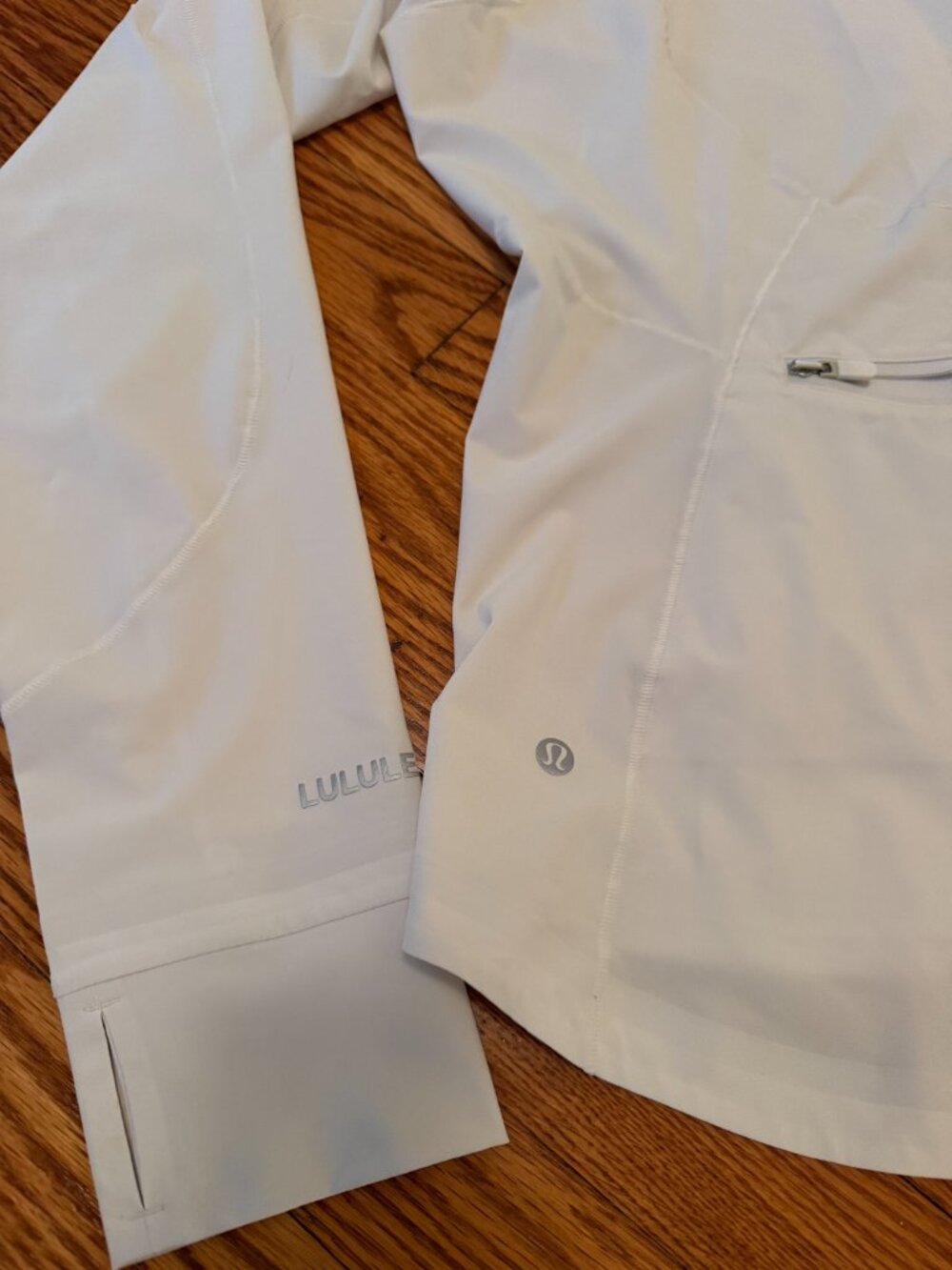 lululemon Mist Over Windbreaker Light Vapor Hooded Jacket Size 8 - Picture 5 of 10